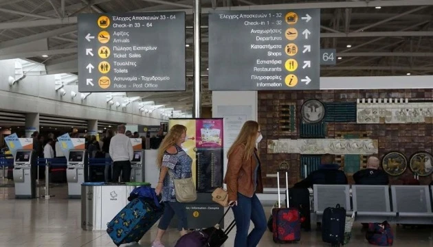 Греція змінила правила в'їзду для туристів