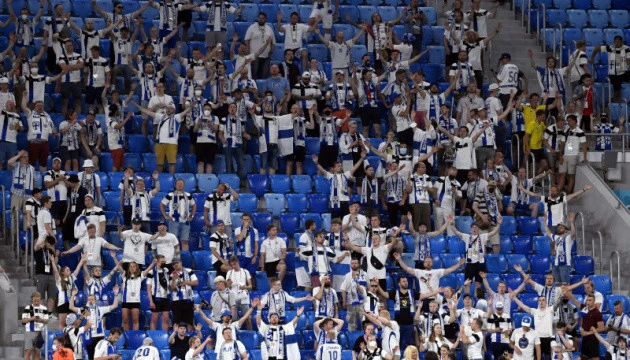 Спалах COVID-19 у Фінляндії спричинили футбольні фанати, які повернулися з РФ