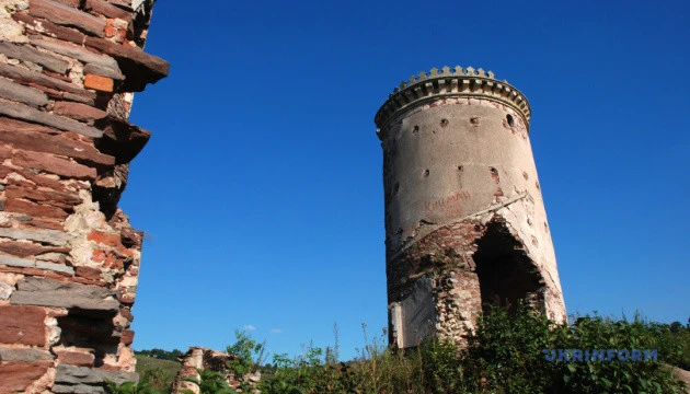 Для маловідомих замків Західного Поділля розробили відеоекскурсії