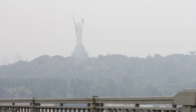 Україну накрив «Астраханський суховій», кияни потерпають від смогу