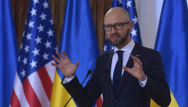 Концепція ЄС «давати відсіч, стримувати і взаємодіяти» з Росією не спрацює – Яценюк