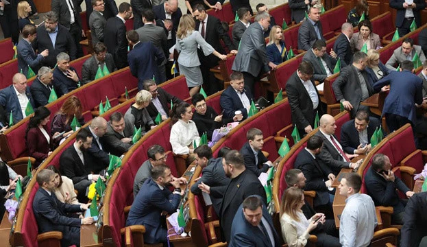Рада планує посилити захист прав дітей, батьки яких під арештовані