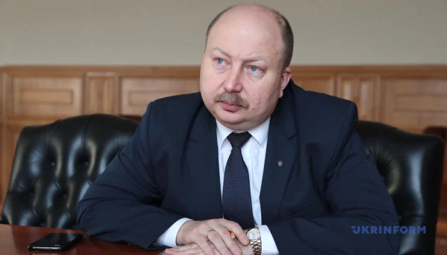 Уряд планує «перепозичити» у підприємств кисневі балони для лікарень