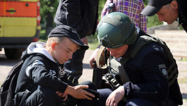 Із зони активних бойових дій Покровського району рятувальники за тиждень евакуювали 164 людини