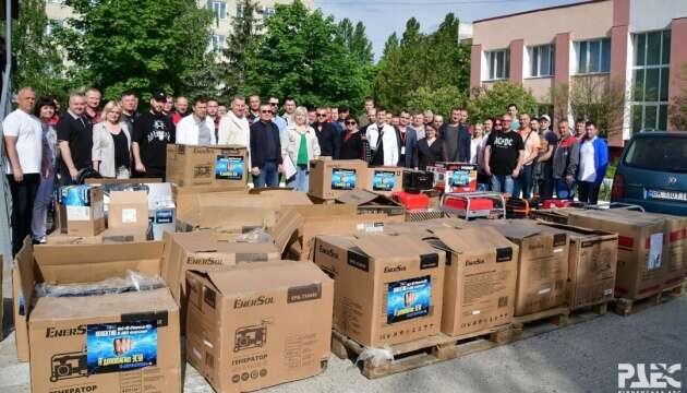 Працівники Рівненської АЕС придбали десятки генераторів для Харкова