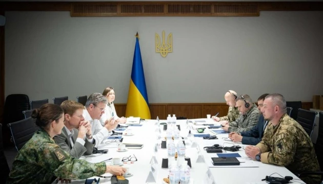 В Офісі Президента обговорили з дипломатами постачання ракет для ППО