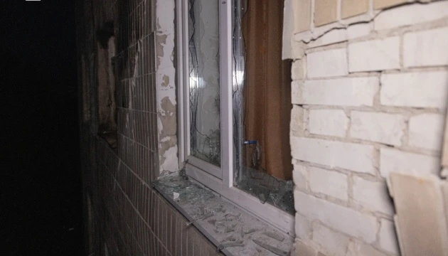 Російський дрон вдарив по гуртожитку в Сумах