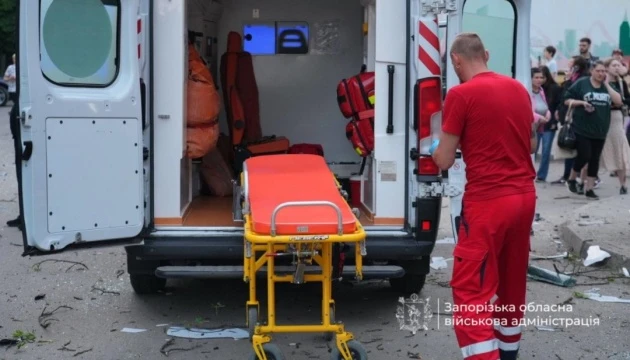 Удар РФ по Запоріжжю: загинула жінка, 11 людей поранені