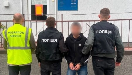 У Вінниці затримали іноземця, якого Інтерпол розшукував за зґвалтування неповнолітньої