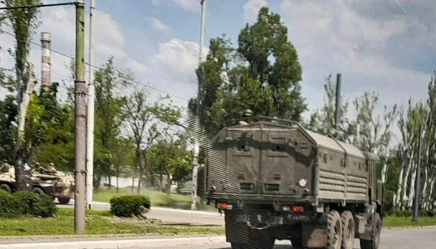 У Маріуполі фіксують переміщення військової техніки ворога в бік Запорізької області