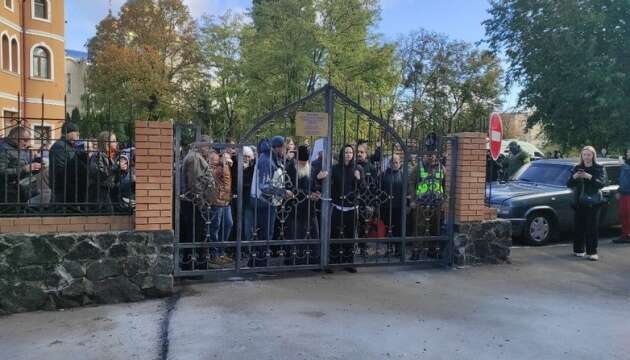 У ПЦУ кажуть, що сутички біля храму в Черкасах - спланована провокація для дискредитації України