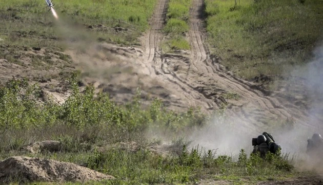 У ЗСУ показали, як із Javelin уразили танк росіян на Донеччині