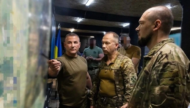 111 тисяч військових РФ і пів сотні боїв щодня: Сирський відвідав «гарячий» Покровський напрямок