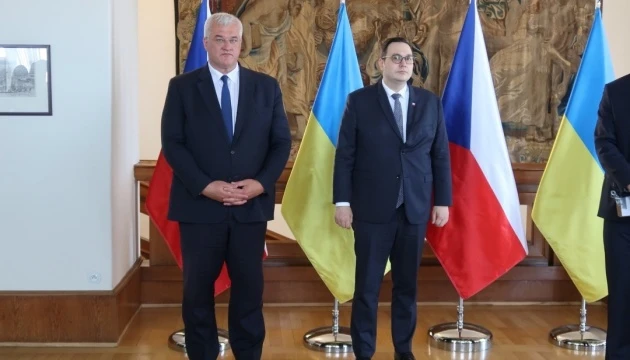 Чехія цьогоріч хоче передати Україні більше боєприпасів і продовжити ініціативу у 2026 році - Ліпавський