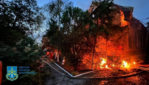 На Одещині внаслідок атаки безпілотників пошкоджена станція екстреної меддопомоги