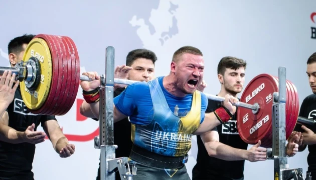 Українець Новописьменний здобув «золото» та «бронзу» на ЧС-2025 з пауерліфтингу в Німеччині