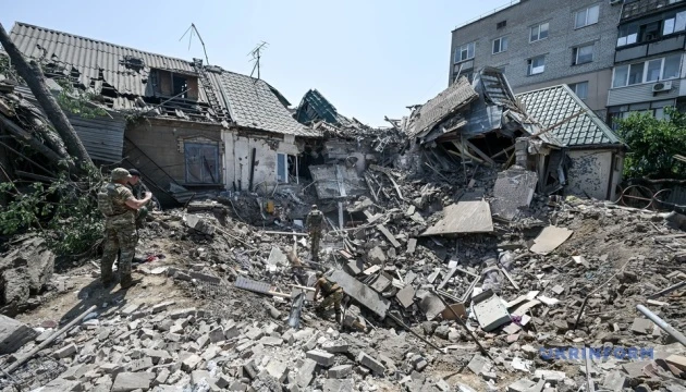 Росія вдарила ракетою, одна жінка у важкому стані: ОВА уточнила дані про атаку на Запоріжжя 9 червня