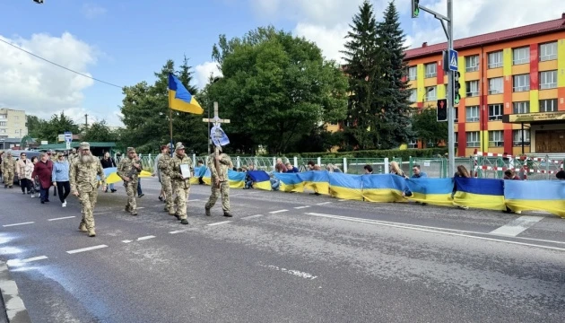 На Рівненщині попрощалися з військовим Сергієм Добровольським, який помер після повернення з полону
