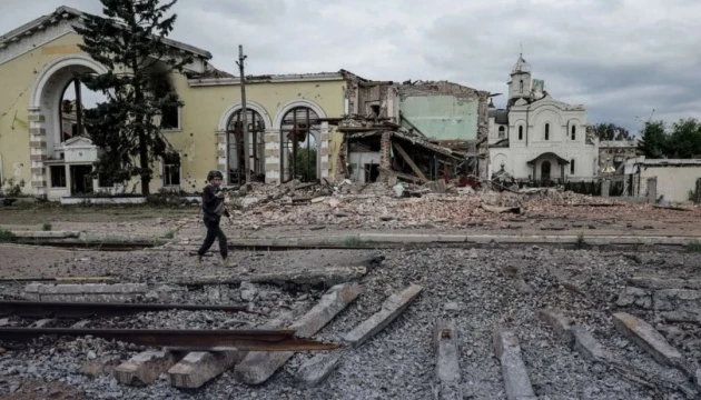 Росіяни обстріляли Костянтинівку з артилерії, загинула жінка