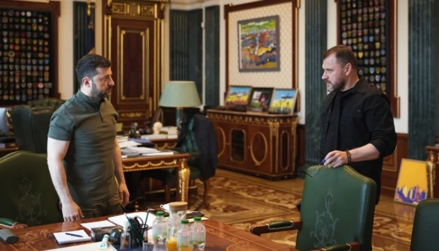 Зеленський обговорив із Клименком протидію шахрайству та «злодіям у законі»