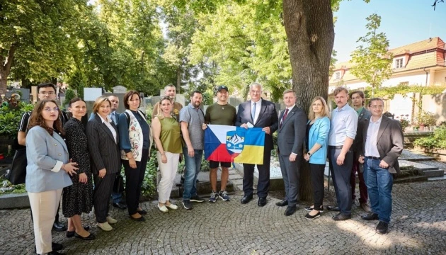 Голова МЗС Сибіга відвідав місця української памʼяті у Чехії