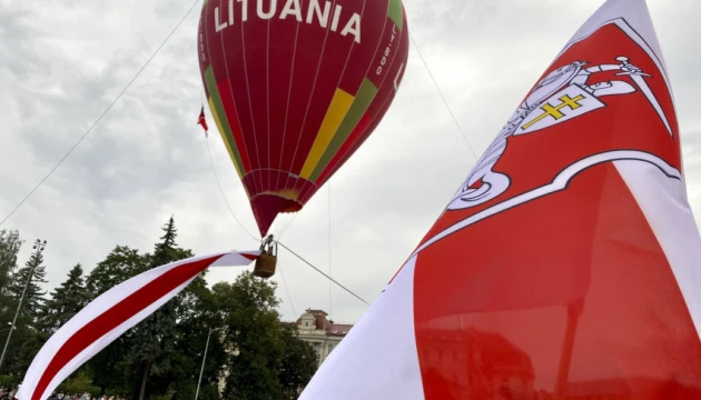 Через наплив біженців Литва збудує наметове містечко