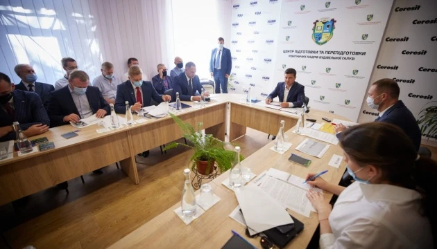 Зеленський заявив про намір повернути престиж робітничим професіям