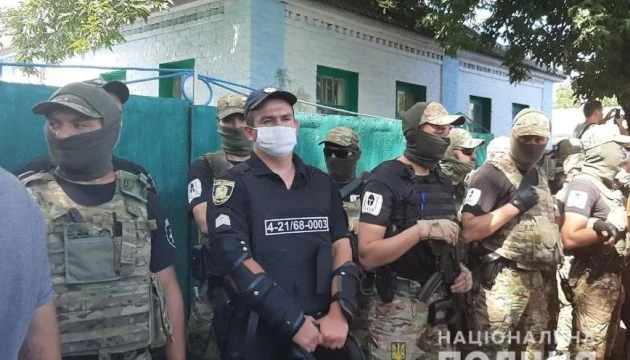 На Харківщині мешканці селища вимагають виселення ромів, акція переросла у сутичку