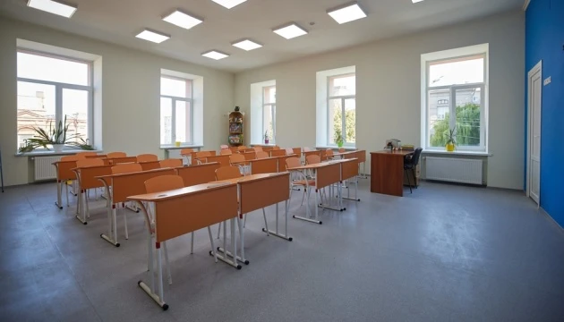 На Буковині більшість шкіл вирішили почати канікули з 26 жовтня