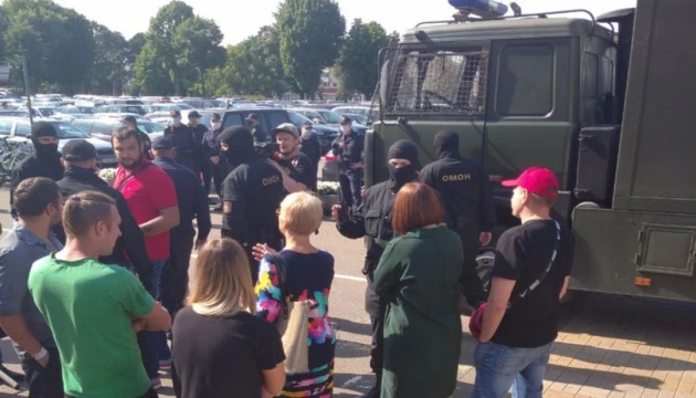 Білоруську опозиціонерку Ковалькову судять за двома статтями