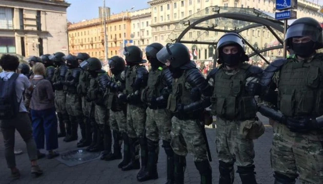 У Мінську силовики затримали двох телеведучих