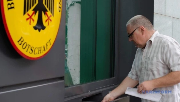Родичі політв’язнів Кремля звернулися до Мааса по допомогу