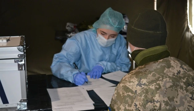 Коронавірус в ЗСУ: хворіють 915 осіб, за добу виявили 63 випадки