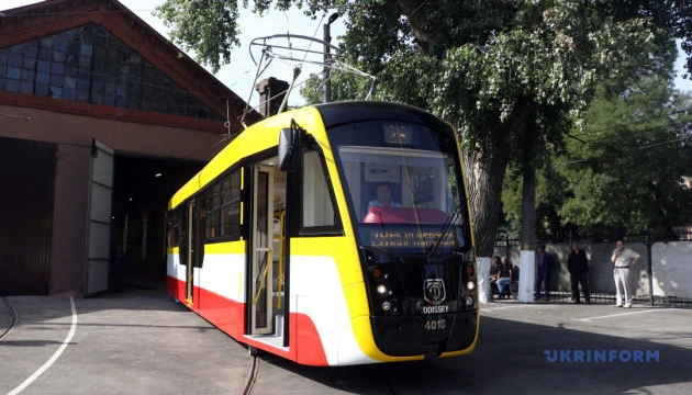 Через відсутність електрики в Одесі призупинили шість маршрутів електротранспорту