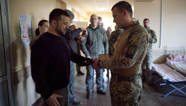 Зеленський перебуває з візитом на Донеччині - відвідав медичну роту 95-ї ОДШБ