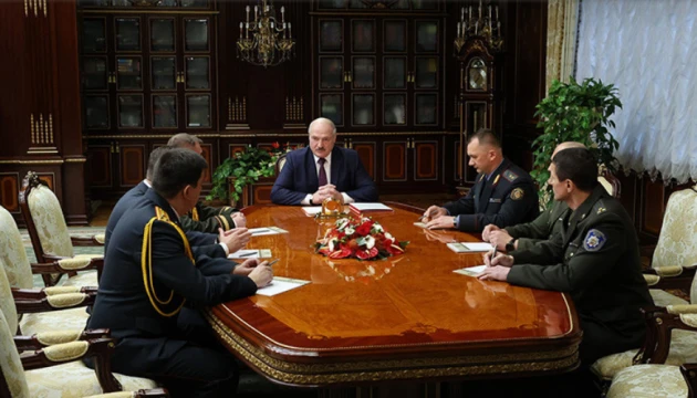 У Лукашенка - «кадровий четвер»: ротації в МВС, новий міністр культури і посли