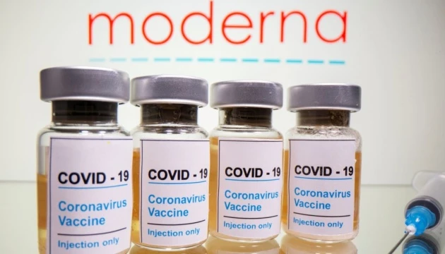 COVID-вакцина від Moderna краще зберігається за варіант від Pfizer – ЗМІ