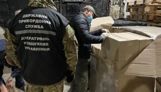 Прикордонники вилучили на Донеччині контрафактної продукції на понад 13,5 мільйона