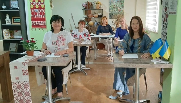 Українці в Туреччині написали Радіодиктант національної єдності