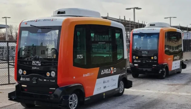 У столиці Канади запустили безпілотний автобусний маршрут