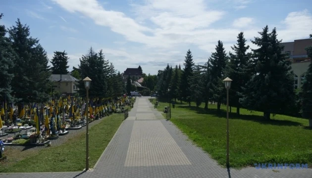 В Ужгороді депутати схвалили розширення алеї на Пагорбі Слави для поховання загиблих воїнів