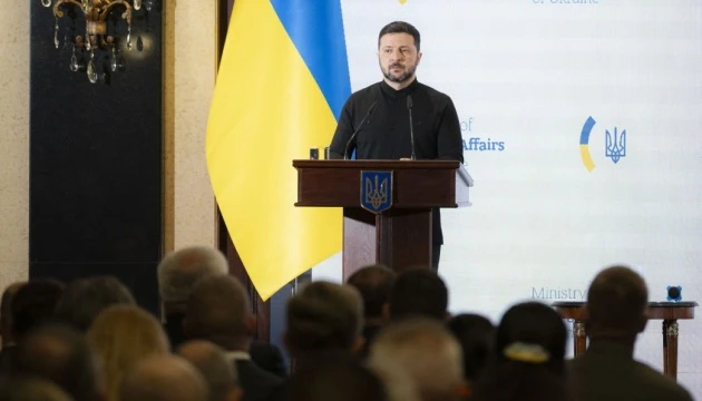 Зеленський доручив Сибізі підготувати перелік реальних кроків для запуску Спецтрибуналу