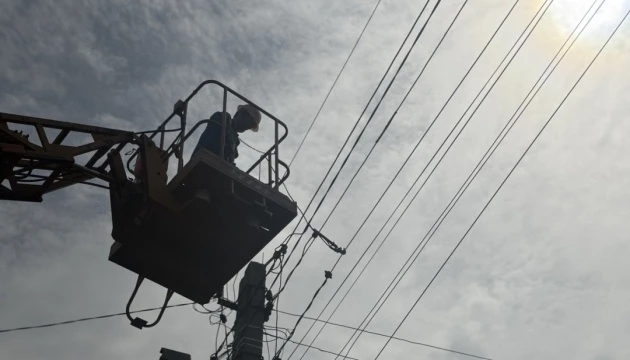 Новомиколаївка на Запоріжжі третю добу без світла - відновити не вдається через обстріли РФ