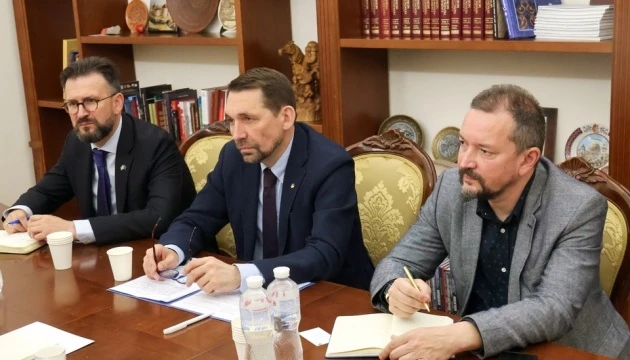 Точицький обговорив з генсекретарем Спільноти демократій протидію дезінформації і підтримку України