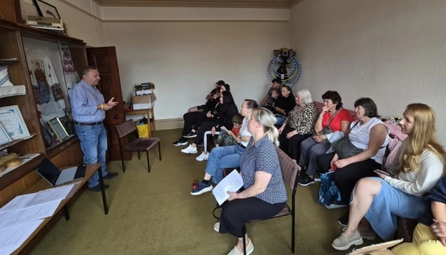Голова Союзу українців у Британії зустрівся з громадою в Аштоні