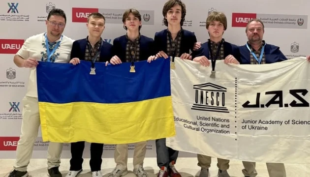 Українські школярі виграли два «золота» і два «срібла» на Міжнародній хімічній олімпіаді у Дубаї