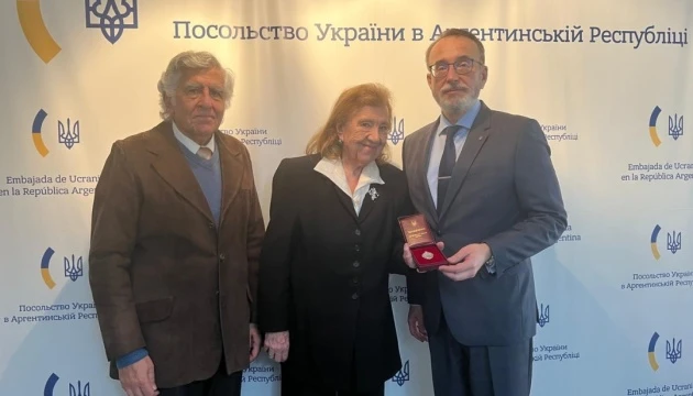 У Аргентині українська активістка отримала відзнаку «Заслужений працівник культури України»