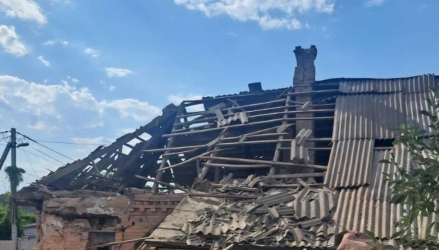 Ворог протягом дня атакував два райони Дніпропетровщини з артилерії та дронами, є пошкодження