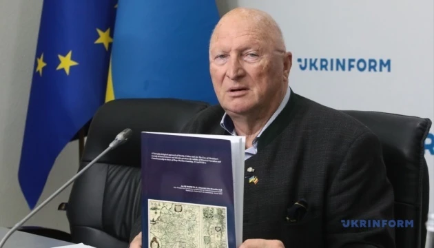 Віцепрезидент Ради з питань дипломатії презентував книгу-дослідження «Ідентичність і мозок»