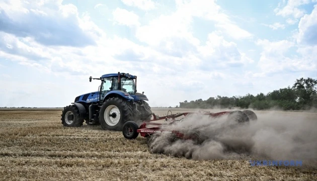 Аграрії Вінниччини завершили збирання озимого ячменю та гороху